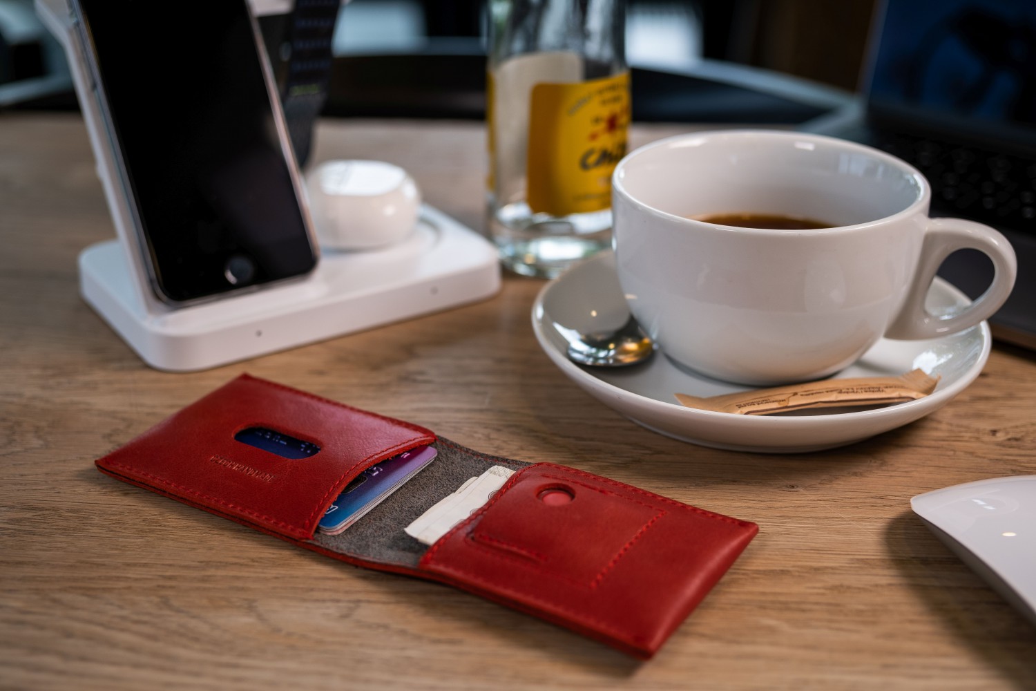 Kožená peňaženka FIXED Smile Wallet sa smart trackerom FIXED Smile PRO, červená