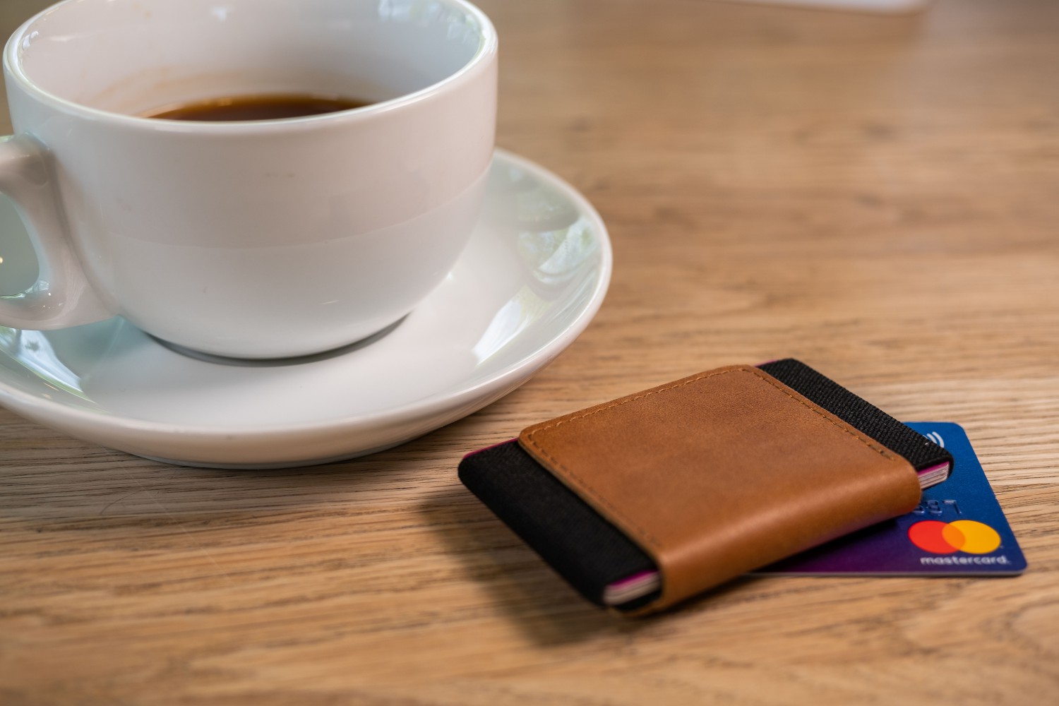 Kožená peněženka FIXED Smile Tiny Wallet se smart trackerem FIXED Smile PRO, hnědá