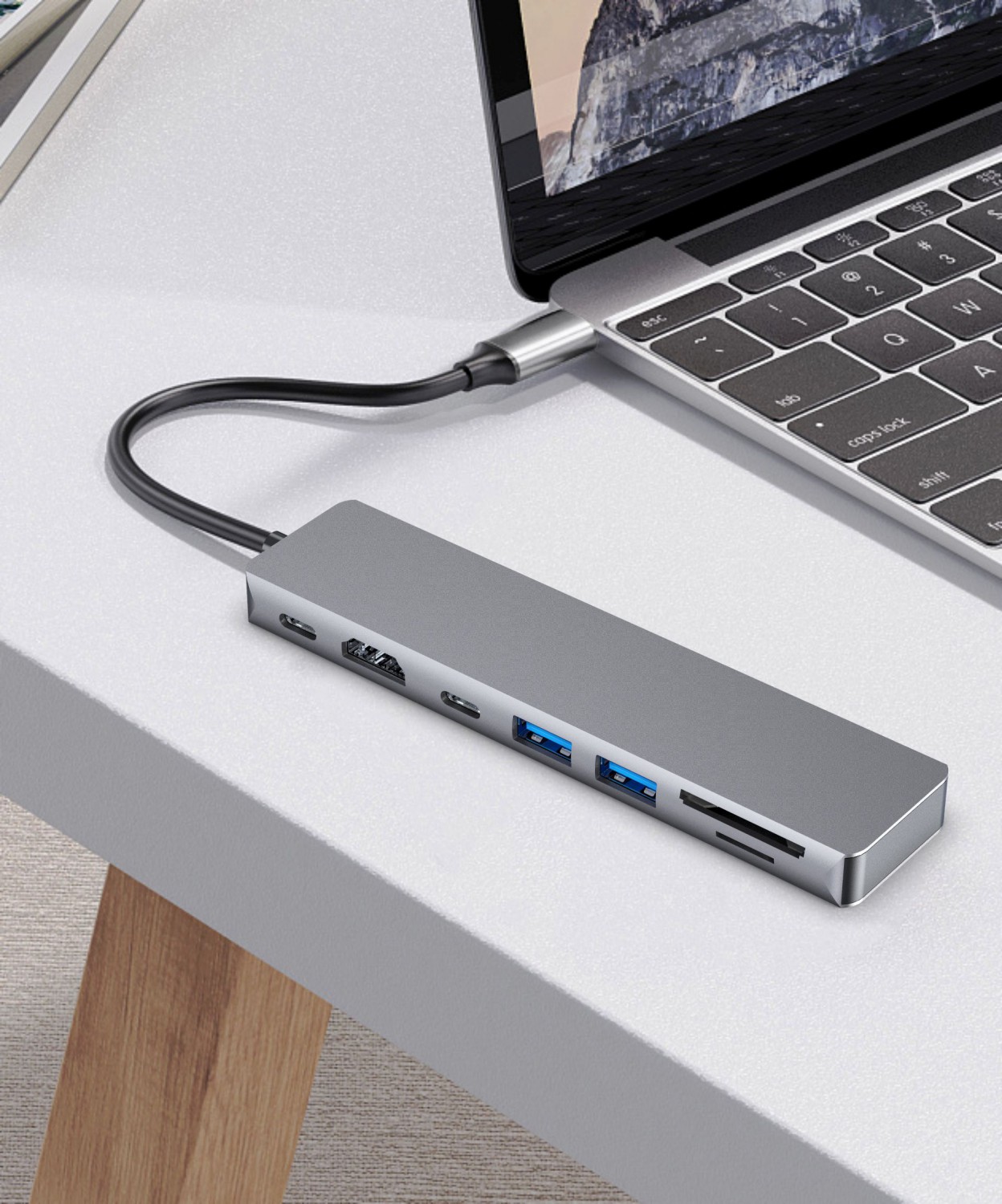 7-portový hliníkový USB-C FIXED HUB Ca7-portový hliníkový USB-C FIXED HUB Card pro notebooky a tablety, šedá