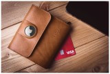 Kožená peňaženka FIXED Classic Wallet for AirTag z pravej hovädzej kože, hnedá