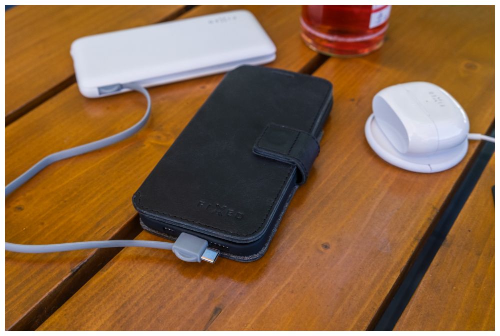 Kožené pouzdro typu kniha FIXED ProFit pro Apple iPhone 4 SE, černé