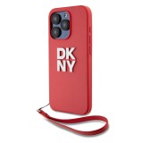 DKNY PU Leather Stack Logo Wrist Strap Zadní Kryt pro iPhone 15 Pro Pink