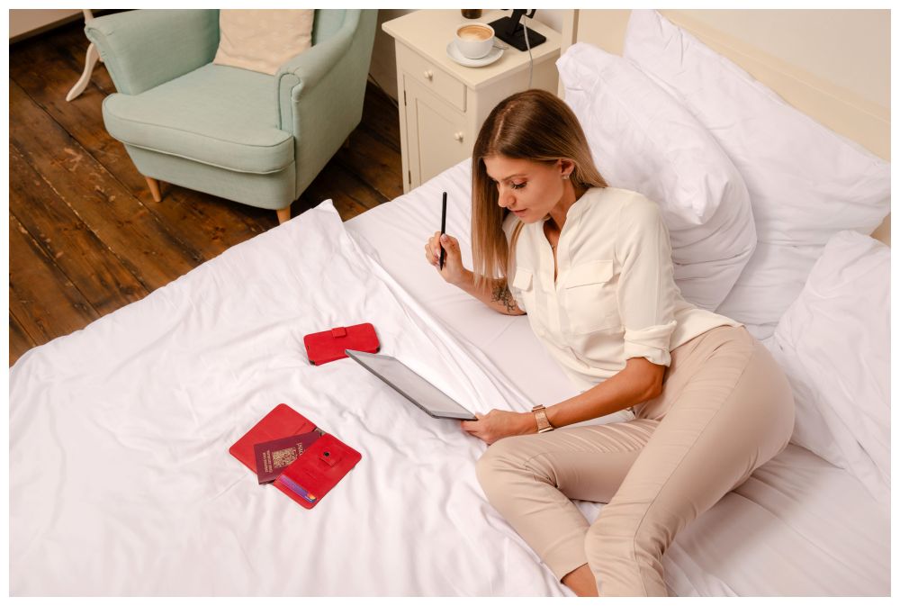 Kožené pouzdro typu kniha FIXED ProFit pro Samsung Galaxy M13 5G, červené