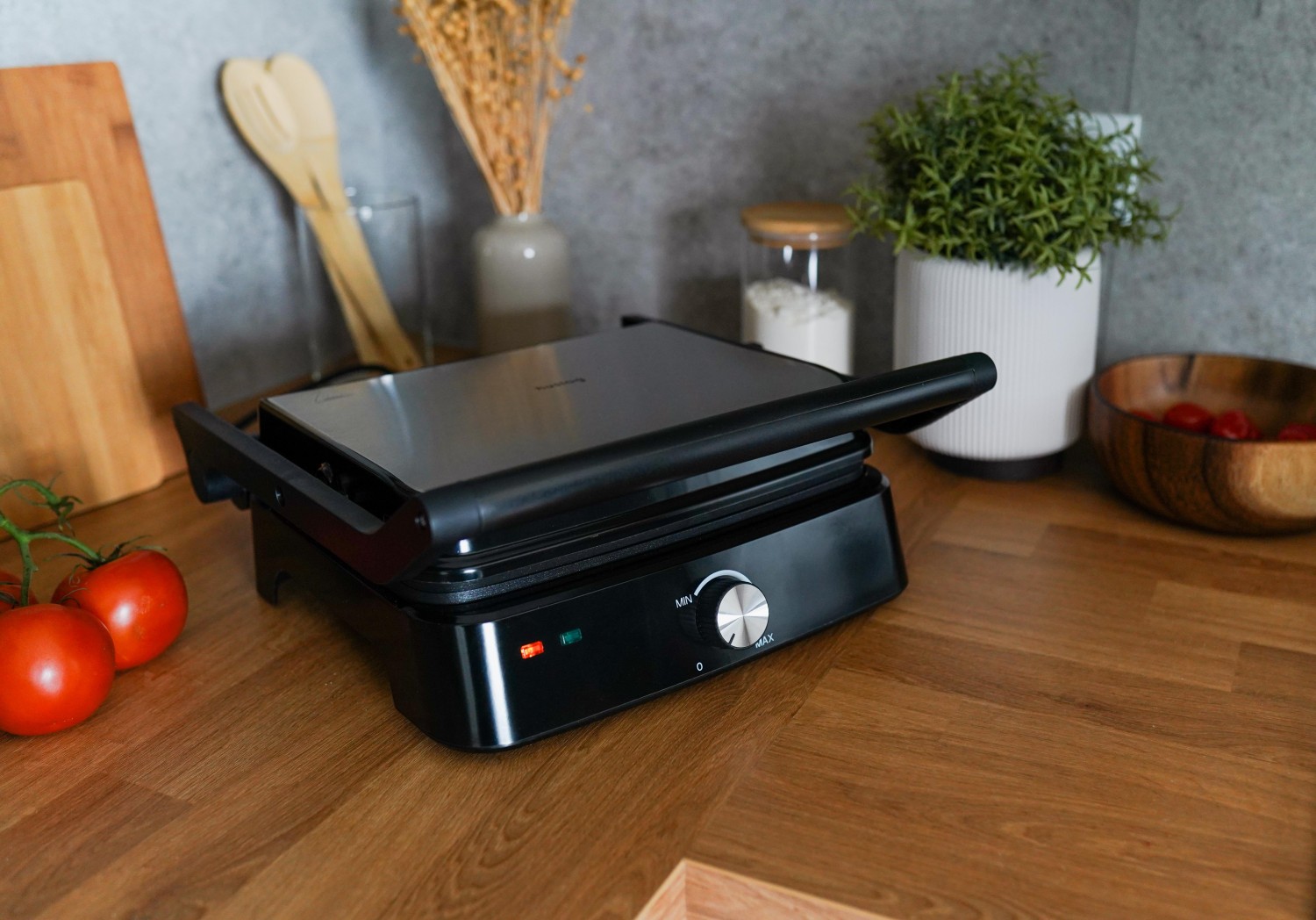 Huslog AK-2249 Kontaktní gril 2000W černá