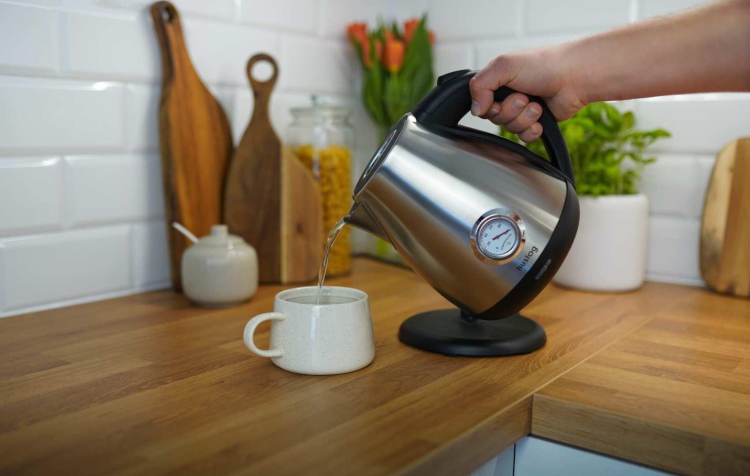 Huslog AK-02034H Rychlovarná konvice 1,7l stříbrná nerezová