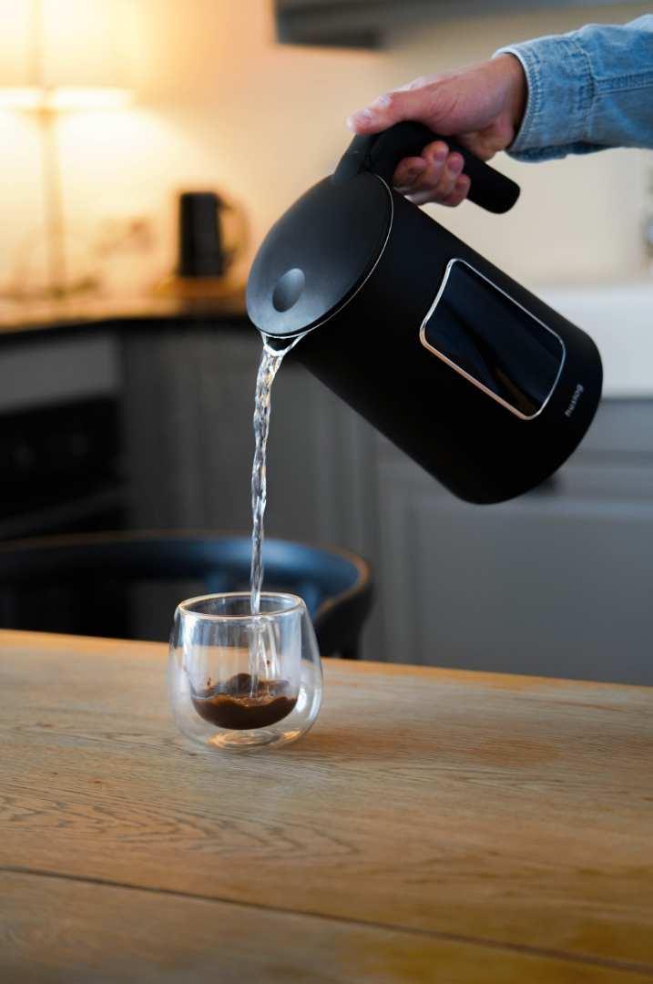 Huslog AK-02014H Rychlovarná konvice 1,7l černá s dotykovým displejem