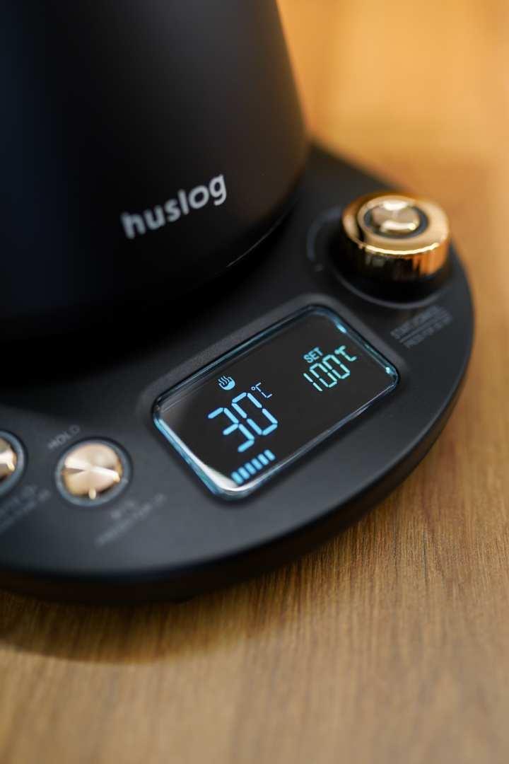 Huslog AK-02044H Rychlovarná konvice 1,7l černá nerezová