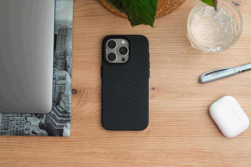 Pouzdro SWISSTEN MagStick SHELL pro Apple iPhone 16e, černá