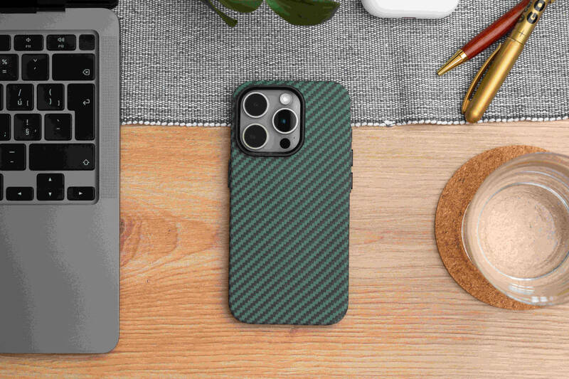 Pouzdro SWISSTEN MagStick SHELL pro Apple iPhone 16 Plus, zelená