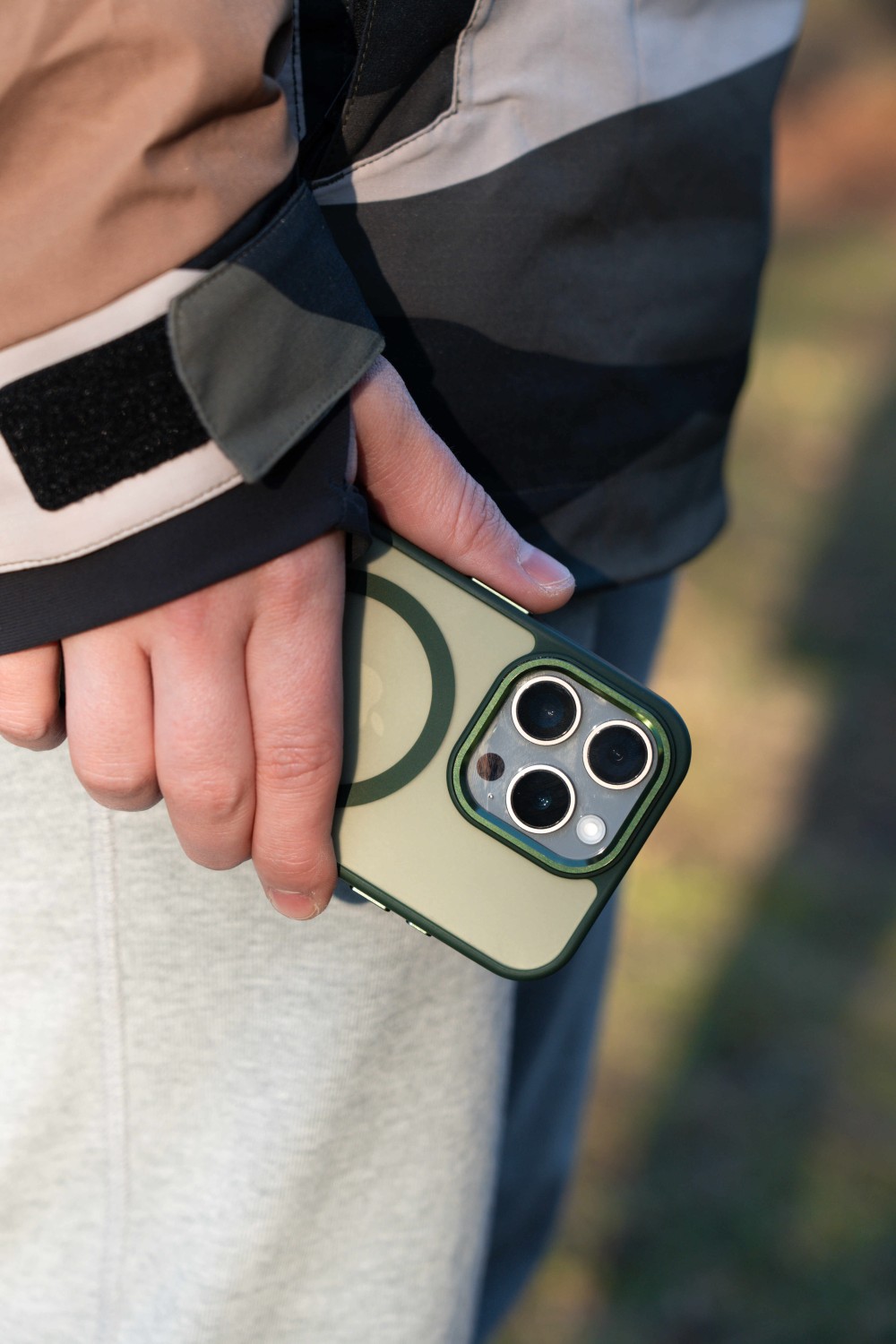 Pouzdro SWISSTEN MagStick FLEX pro Apple iPhone 16 Plus, zelená