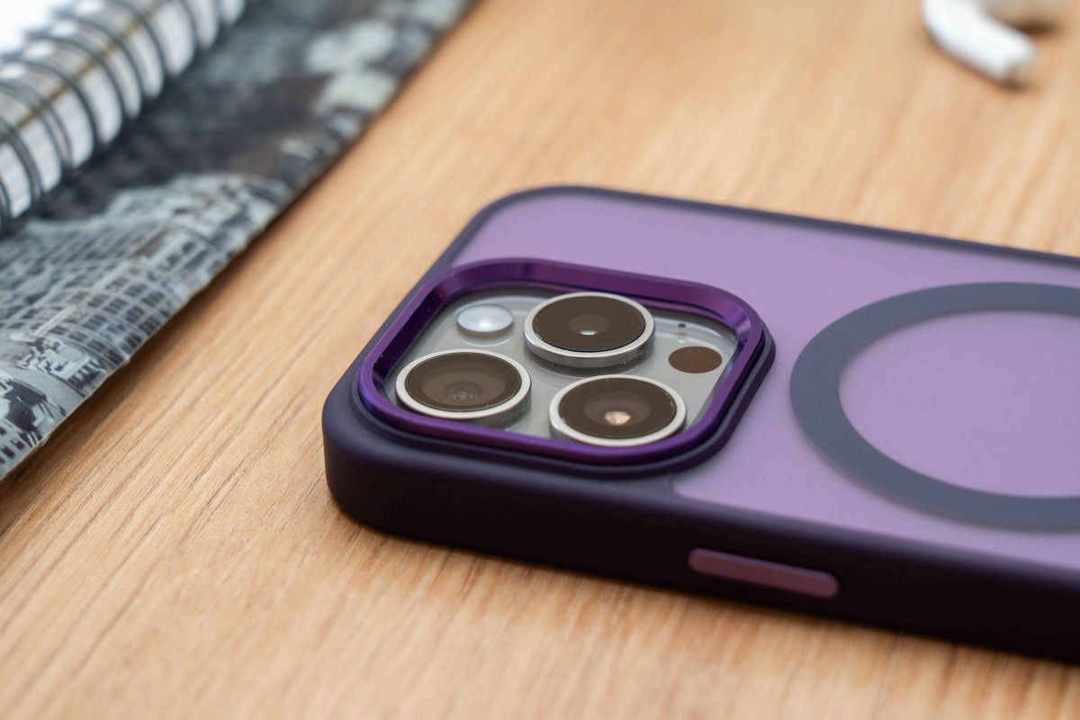 Pouzdro SWISSTEN MagStick FLEX pro Apple iPhone 14 Plus, fialová