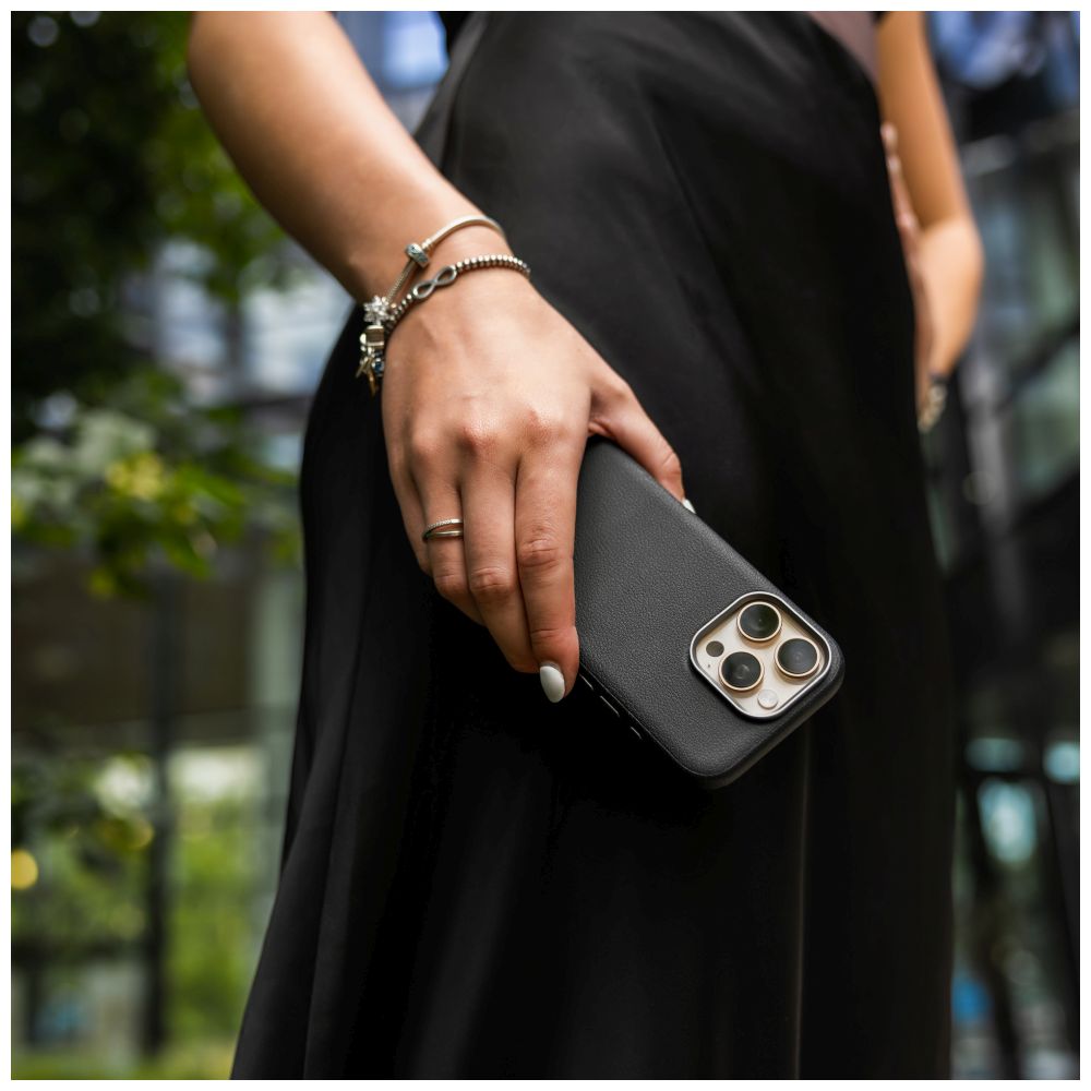 Kryt FIXED MagLeather pro Apple iPhone 17 Pro, z veganské kůže s podporou MagSafe, černý