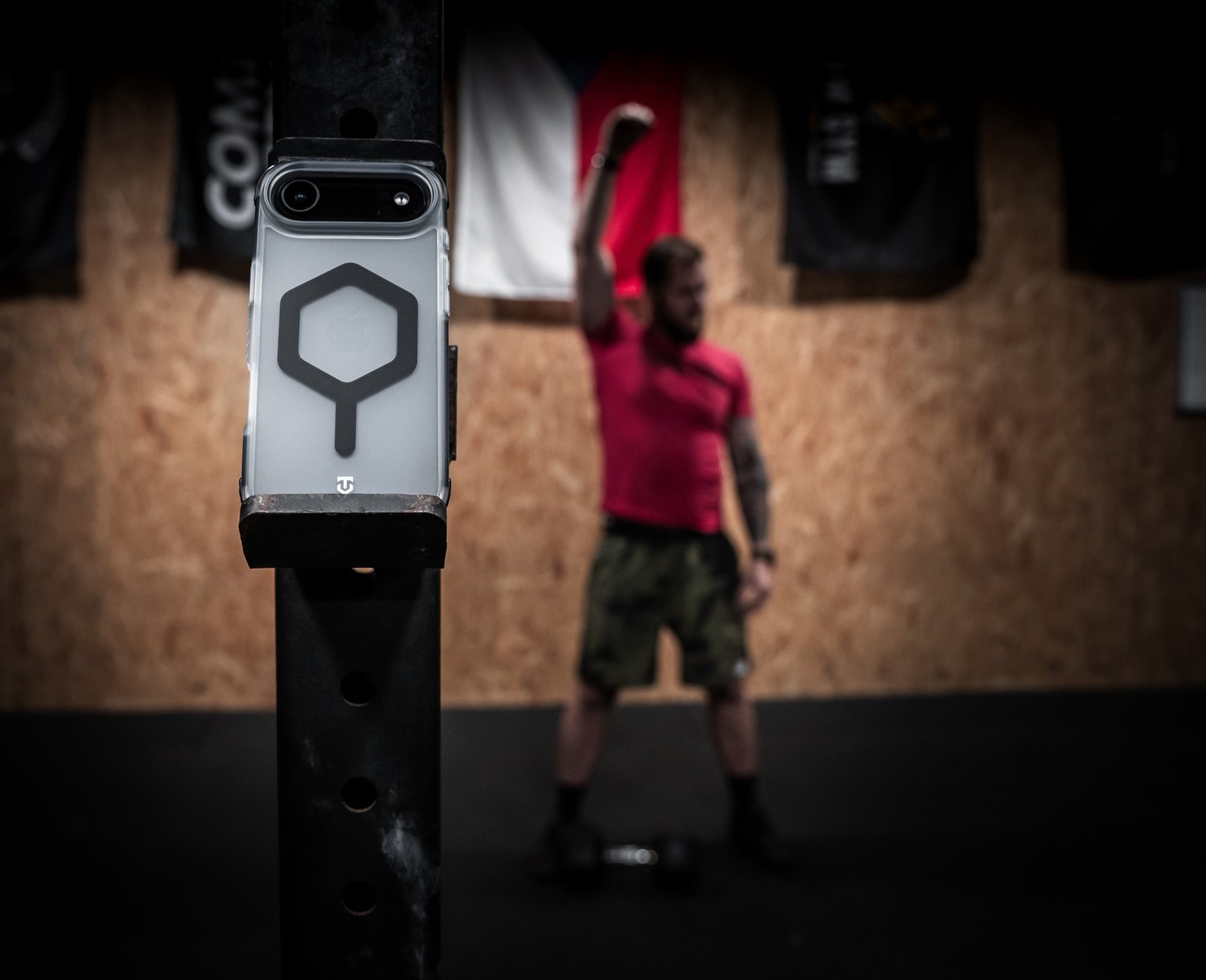 Tactical MagForce Hexagon Kryt pro Apple iPhone 16 Pro T-White