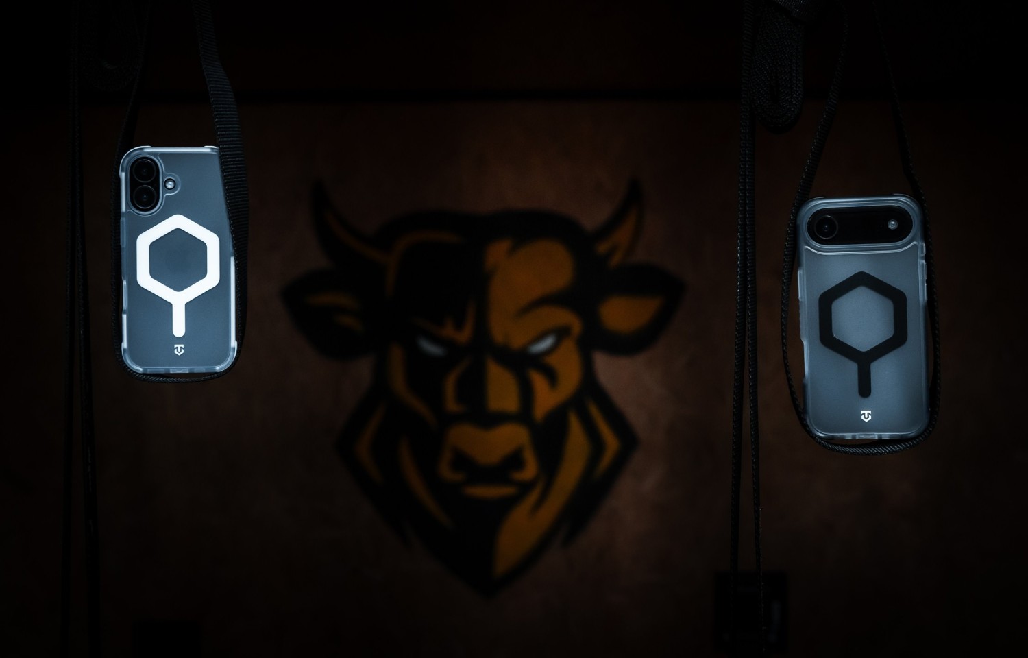 Tactical MagForce Hexagon Kryt pro Apple iPhone 16 Pro T-Black