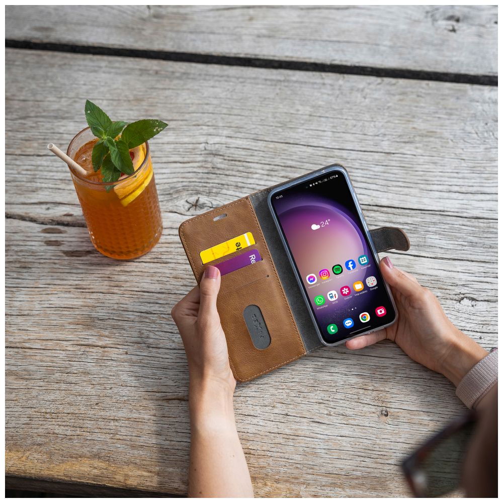 Pouzdro typu kniha FIXED Opus pro Samsung Galaxy A37 5G, hnědé