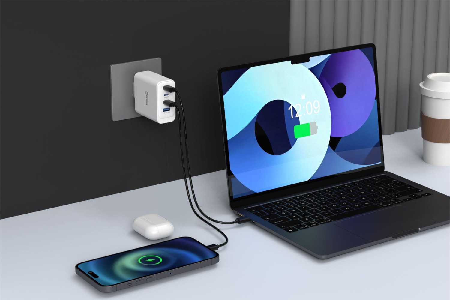 Swissten Adaptér GaN 2x USB-C + 1x USB-C PD 20W + 1x USB-A QC 30W bílá