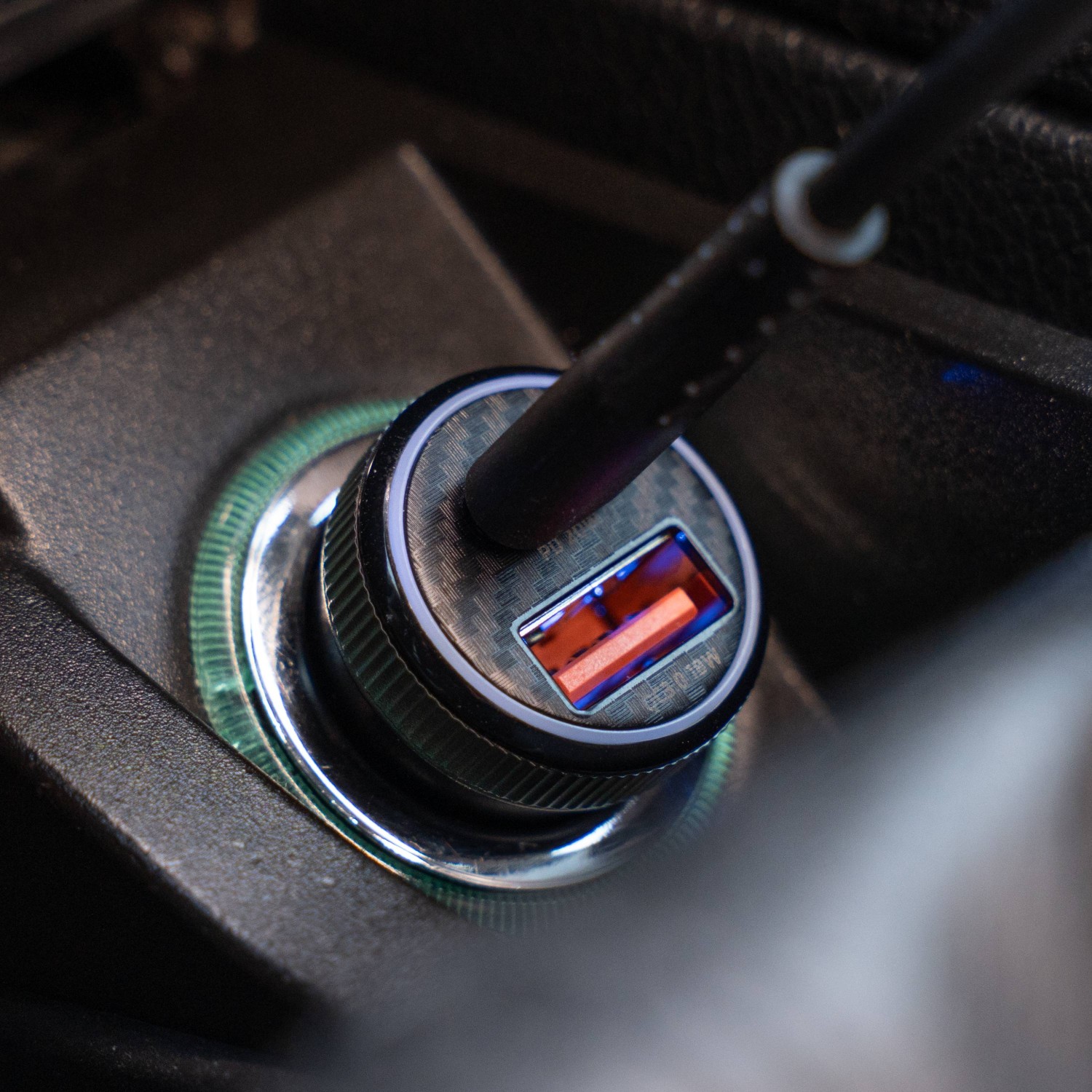 Swissten CL Adaptér PD USB-C PD + USB-A, 20W černá