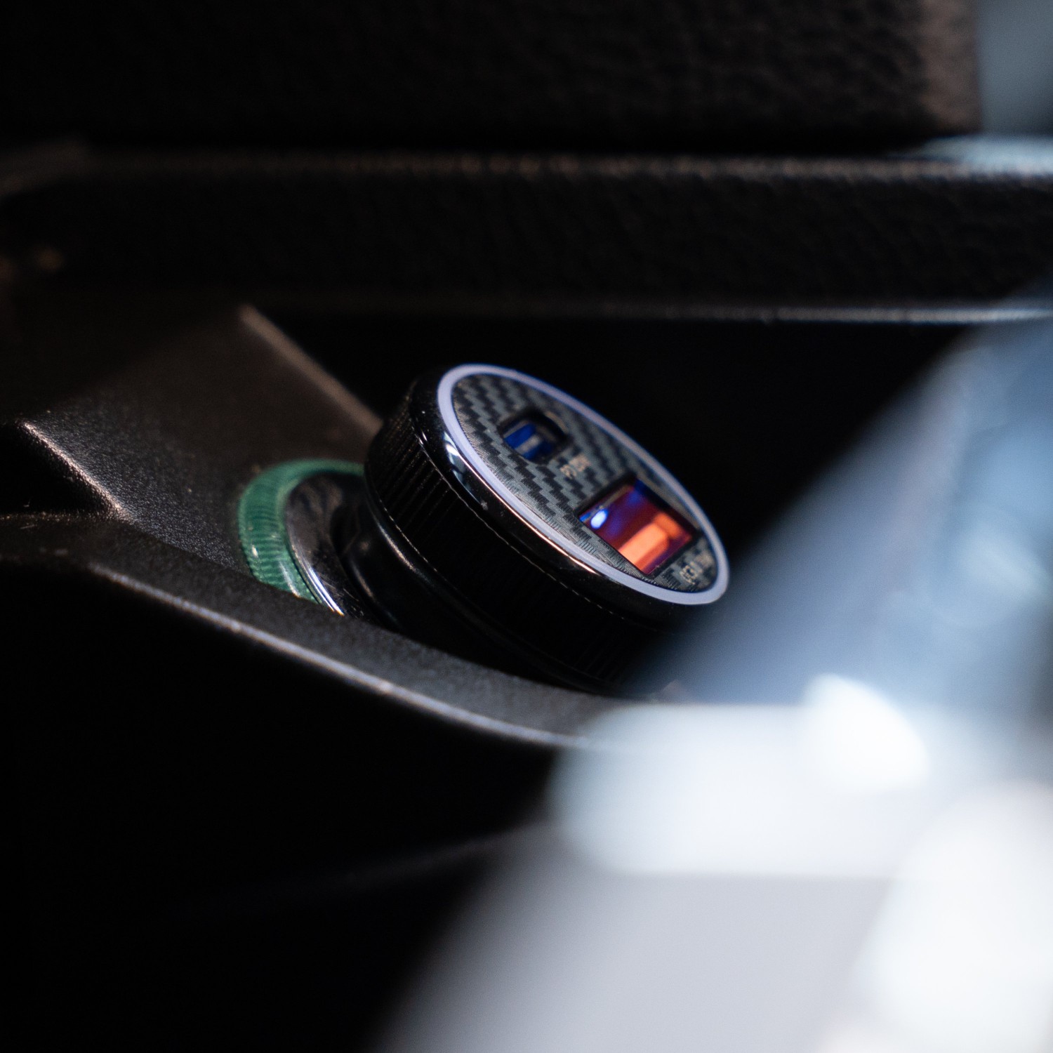 Swissten CL Adaptér PD USB-C PD + USB-A, 20W černá