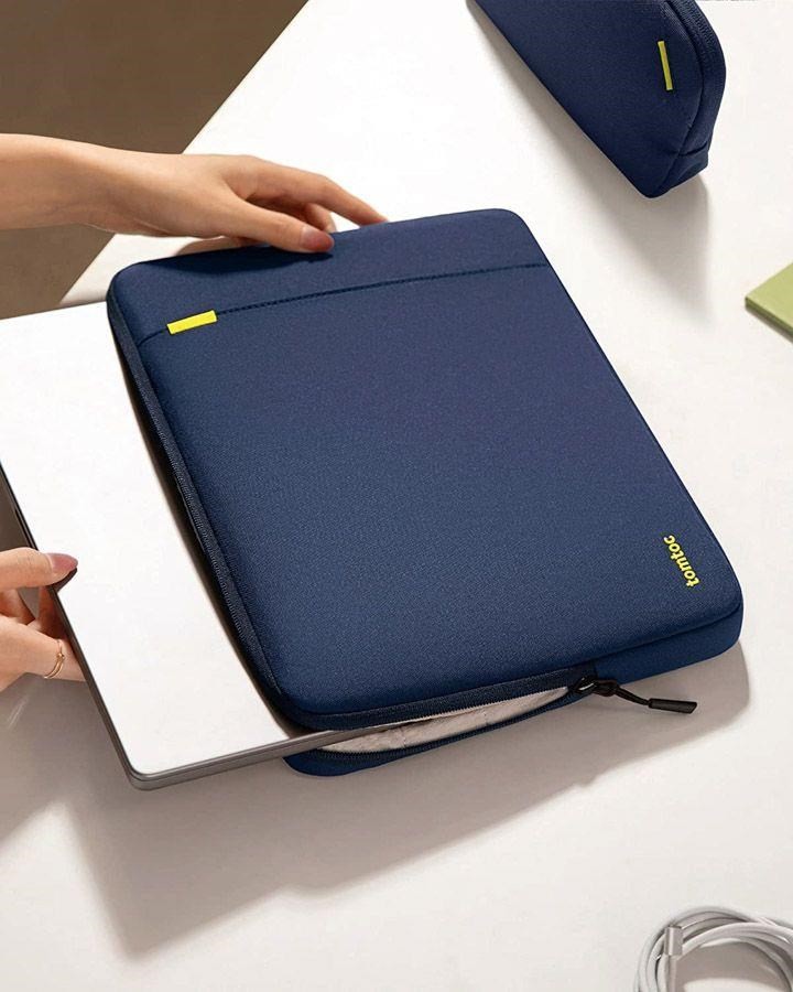 Pouzdro tomtoc Sleeve Kit - 16" MacBook Pro/ 15,3“ MacBook Air, námořní modrá