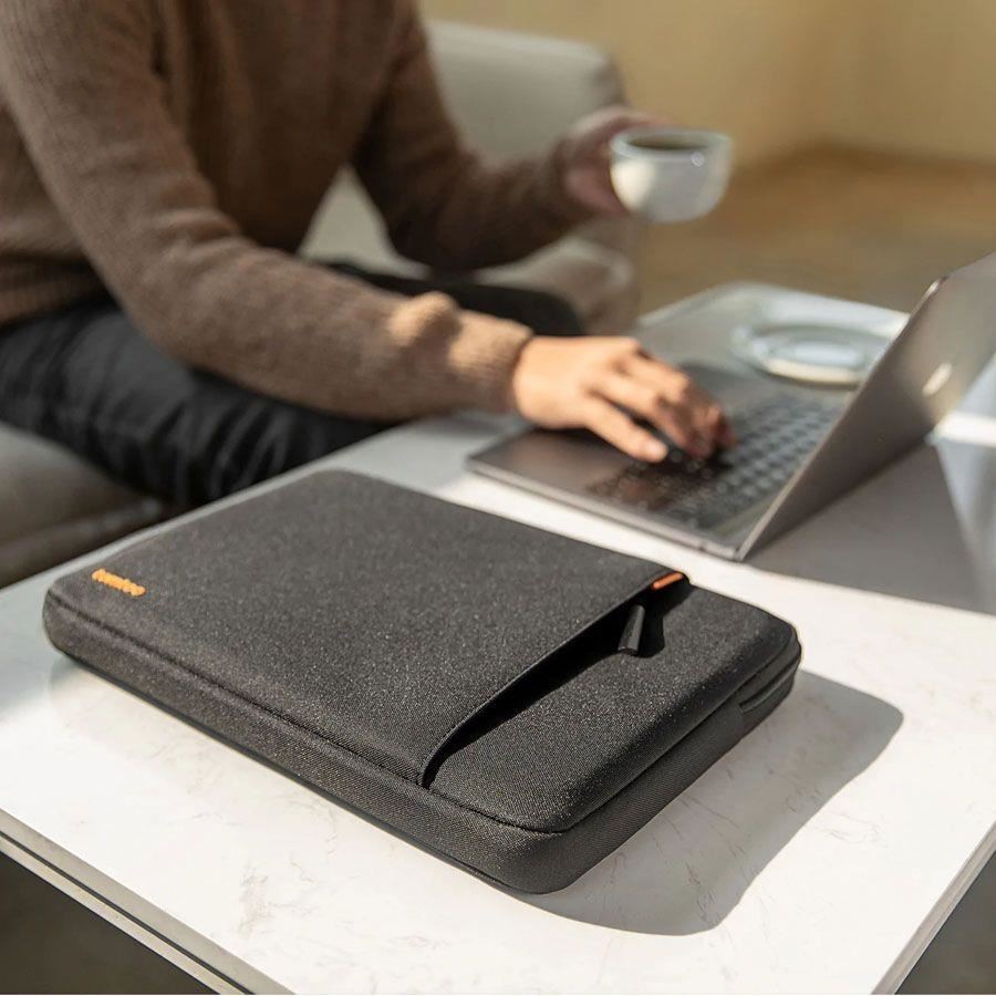 Pouzdro tomtoc Sleeve Kit - 16" MacBook Pro/ 15,3" MacBook Air, černá