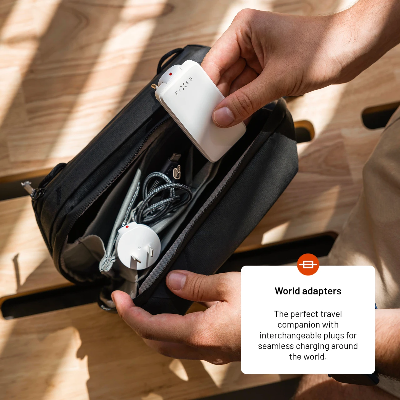FIXED Slim Traveller s 2x USB-C s vyměnitelnými adaptéry, GaN 45W, bílá