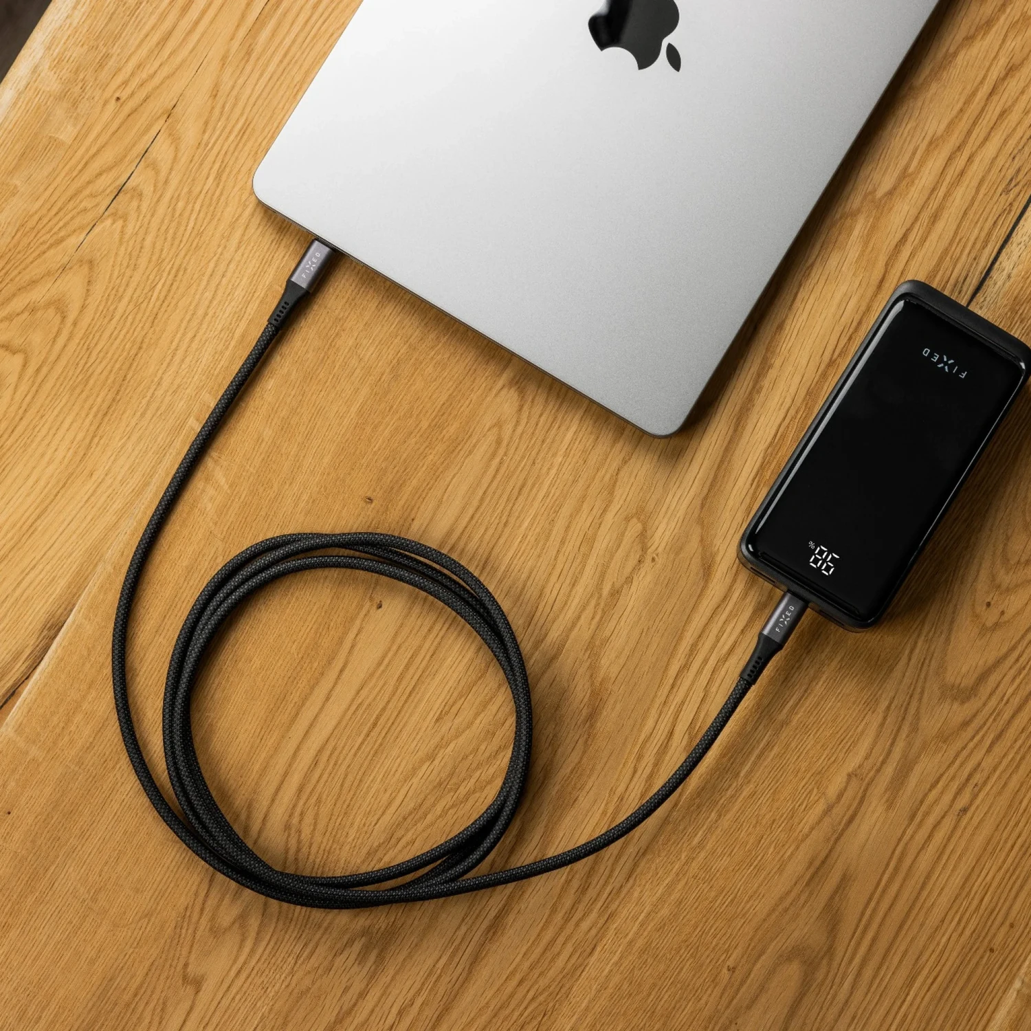 FIXED Media Cable USB-C/USB-C, PD 3.1, 2m, USB4 Gen3 40Gbps, 8K60Hz, 240W, černá