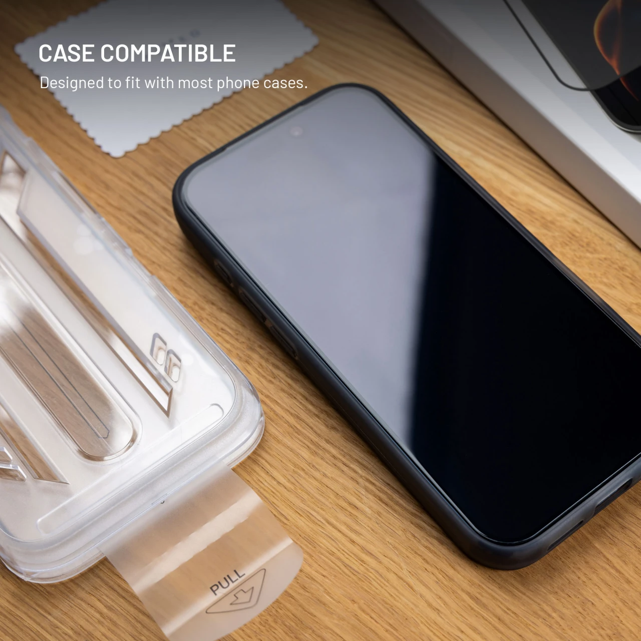 Ultra odolné tvrzené sklo FIXED Long-Life s Anti-dust aplikátorem pro Apple iPhone 17e/16e/14/13Pro/13, černá