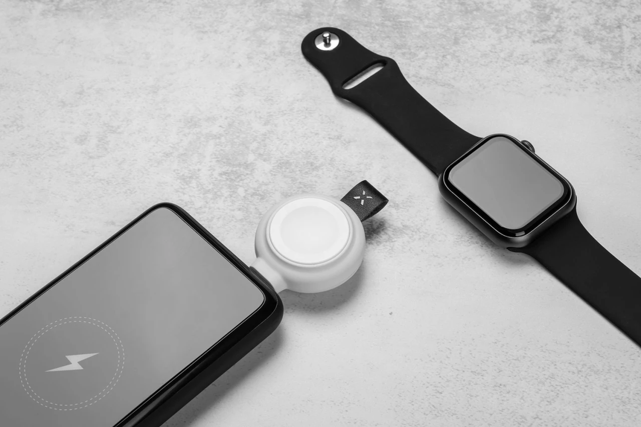 Magnetický nabíjecí adaptér FIXED Orb pro Apple Watch s podporou rychlonabíjení, MFi certifikace, bílá