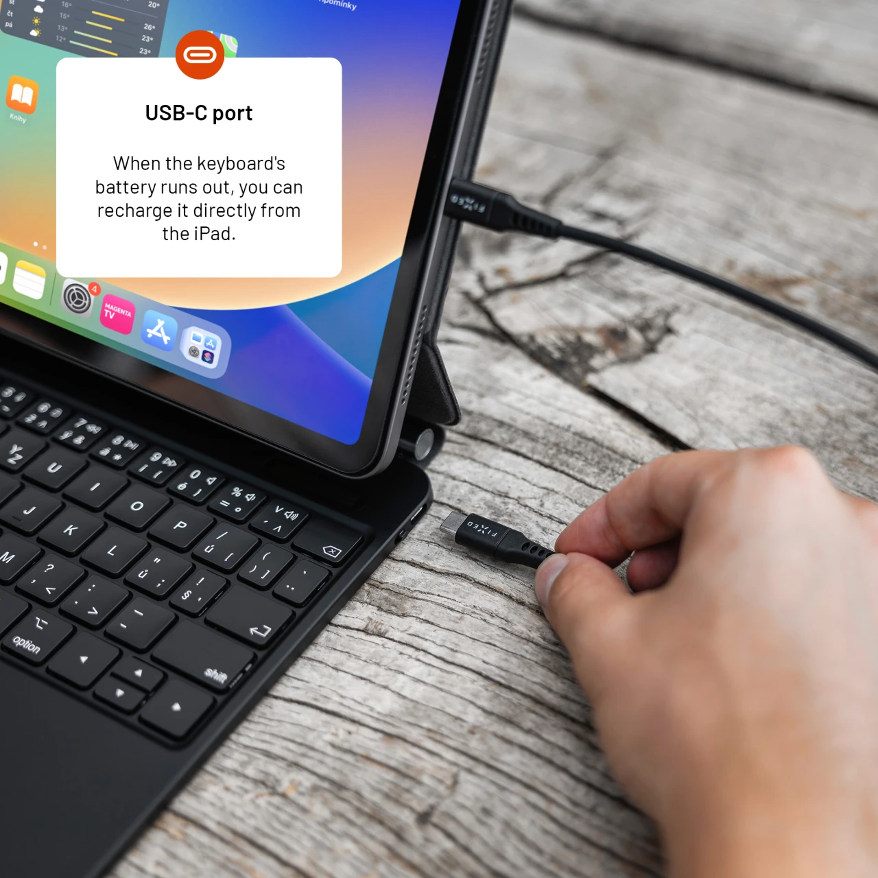 Pouzdro s bezdrátovou klávesnicí FIXED Typee pro Apple iPad Pro 11" M4 2024/M5 2025, CZ, černá